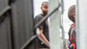 Una niña en un centro de refugiados en Quebec, Canadá