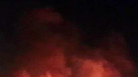 Un fuerte incendio se registró a las afueras del estadio Akron