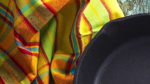 Los sartenes de hierro fundido están muy de moda.