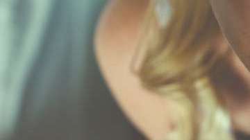 El semen también contiene gran cantidad de proteínas, sodio, colesterol y azúcares.