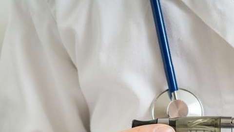 Los cigarros electrónicos pueden ser perjudiciales para los más jóvenes.