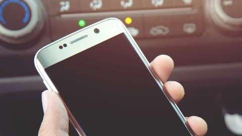 Es mejor cargar tu teléfono en casa.