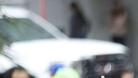 Trabajadores marchan el 1 de Mayo en Los Ángeles.