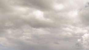 El lago de Coatepeque cambia de color.