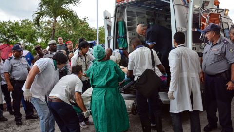 Los heridos se encuentran en estado crítico y han sido hospitalizados.