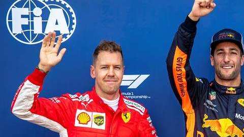 Ricciardo (centro) celebra su segunda pole.