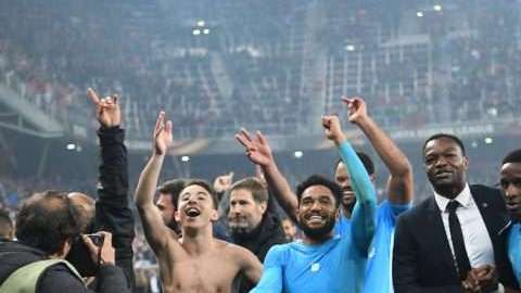 Jugadores del Marsella celebran su pase a la final de la Liga Europa tras caer ante el FC Salzburgo pero imponerse en el marcador global. (Foto: EFE/ANDREAS SCHAAD)
