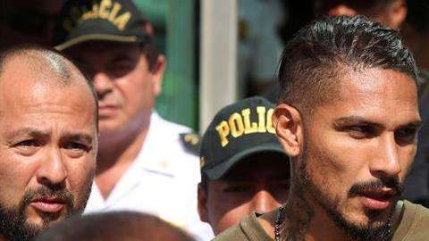 Paolo Guerrero debe cumplir una suspensión de 14 meses alejado de las canchas