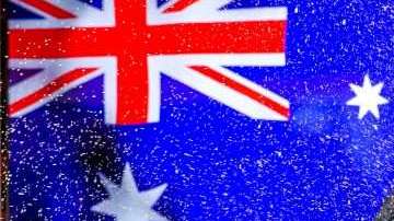 El piloto australiano Daniel Ricciardo de Aston Martin Red Bull Racing celebra su primer lugar en el Grand Prix de Monaco. (Foto: EFE/EPA/SRDJAN SUKI)