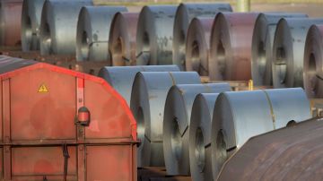 Trenes con producción de acero de ThyssenKrupp en Duisburg, Alemania, uno de los mayores exportadores de este metal a EE UU./Michael Gottschalk/Getty Images