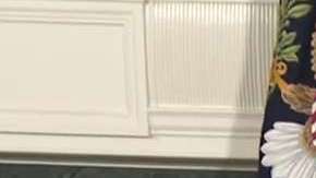 El presidente Trump firmó el memorando de salida de EEUU de acuerdo nuclear sobre Irán.