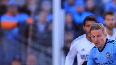 Gio dos Santos contra NYCFC en Yankee Stadium. Twitter/LA Galaxy