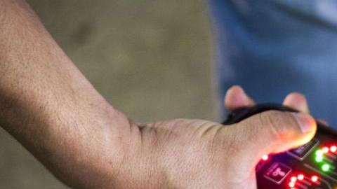 Los agentes de ICE tienen una forma sencilla de comprobar la identidad de una persona.