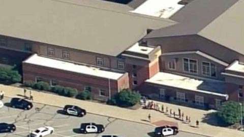 El sospechoso se encuentra bajo custodia de las autoridades.