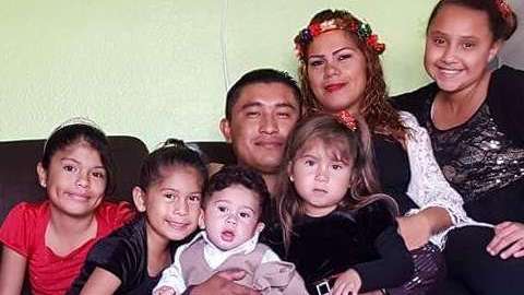 Alberto Alonso Hernández tiene cinco hijos con su esposa.