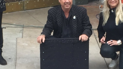 Todd Fisher, hermano de la estrella, desveló la placa.