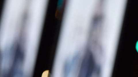 Sandra se somete a un tratamiento bastante extraño.