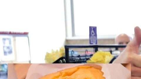 Trump le quita el pan de arriba a las hamburguesas para consumir menos calorías