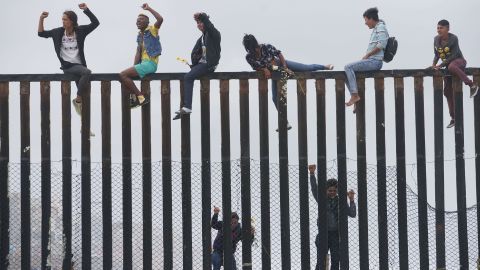 Trump y su gobierno amenazó con mano dura contra los integrantes de la caravana migrante