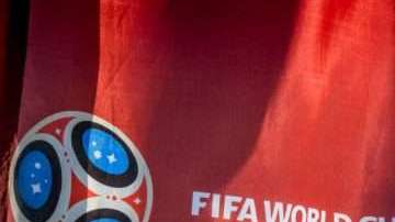 El balón comenzará a rodar en Rusia y la FIFA repartirá los beneficios económicos a cada federación participante. (Foto: MLADEN ANTONOV / AFP/Getty Images)