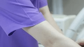 La doctora niega haber contribuido a la muerte del feto.