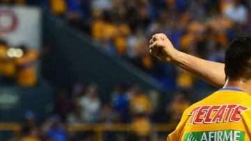 Tigres de la UANL le pegó a Santos Laguna en el estadio Universitario. (Foto: Imago7)