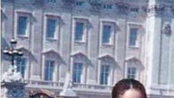 Meghan y una amiga en su época de adolescente.