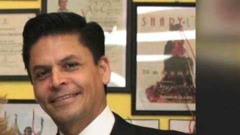 El dcotor está detenido sin fianza porque se consideró un alto riesgo de fuga