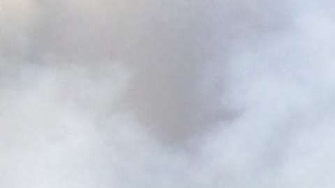 Una nueva grieta arroja lava y gases en Hawaii.