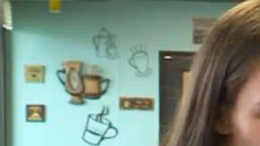 Una madre con dificultades económicas recibió una generosa propina el día de la madre.