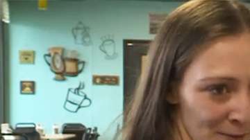 Una madre con dificultades económicas recibió una generosa propina el día de la madre.