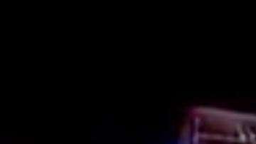 La barrera de seguridad que protegía a las mujeres se desprendió.