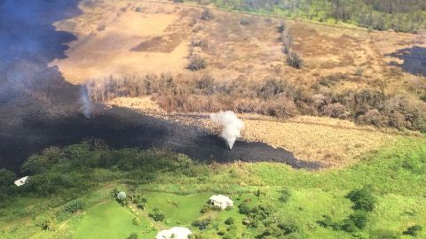 Los chorros de vapor de la fisura 17 se repetían una vez por minuto.  USGS