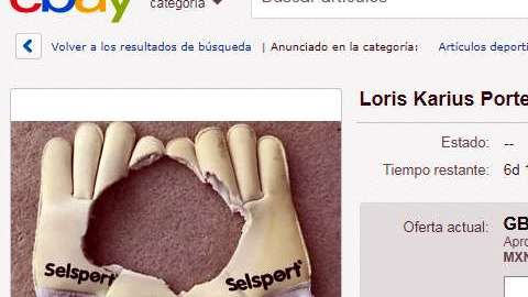 Los curiosos guantes con un agujero en el centro es blanco de burlas y risas en las redes sociales