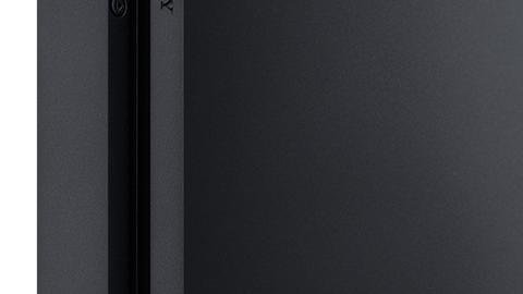 La consola PlayStation 4 Slim.