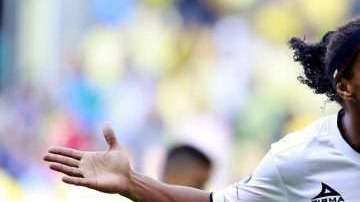 Ronaldinho negó su supuesto matrimonio con sus dos novias.