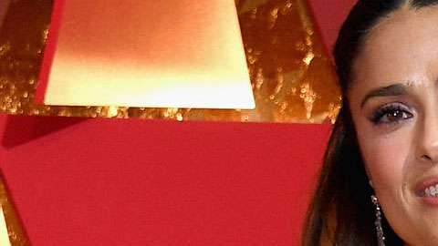 Salma Hayek le sacó brillo a la pista.