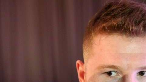 Saúl 'Canelo' Álvarez ahora está en el negocio de los zapatos.