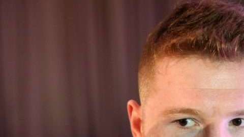 Saúl 'Canelo' Álvarez ahora está en el negocio de los zapatos.