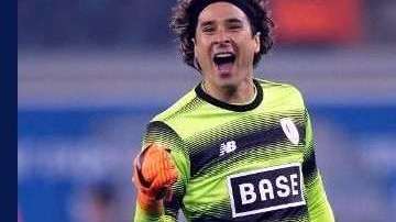 Guillermo Ochoa podría ser campeón en la Jupiler League belga.