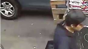 El sospechoso fue captado por una cámara de seguridad