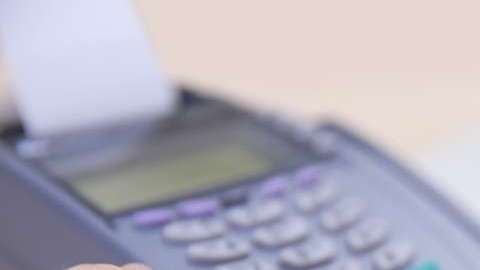 Hay que educarse para evitar caer en deudas o trampas financieras.