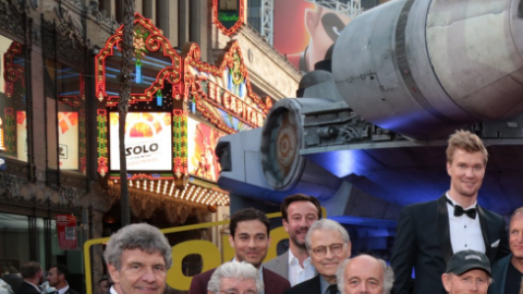 Una réplica del Halcón Milenario dio potencia al evento.