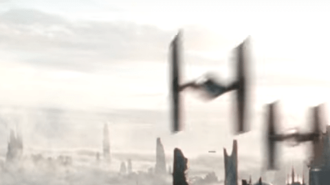 La construcción de la tierra temática de Star Wars comenzó en Disneyland en abril de 2016.