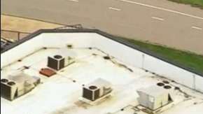 El pistolero entró disparando en un restaurante en Oklahoma City.