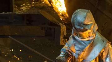 Trump cree que la industria del acero en EEUU es afectada por las políticas comerciales de otras naciones.