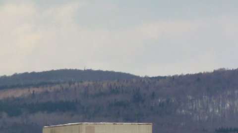 De la minería de asbesto quedan solo instalaciones abandonadas.