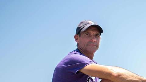 El objetivo del nadador es llamar la atención sobre la contaminación de los mares.