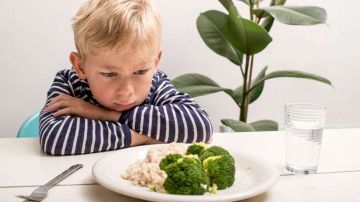 Muchos niños rechazan algunos alimentos sanos.