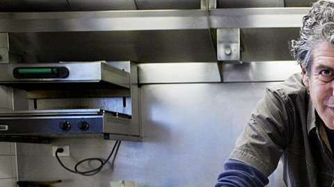 Bourdain reveló con honestidad y crudeza el lado oscuro del mundo de la cocina.